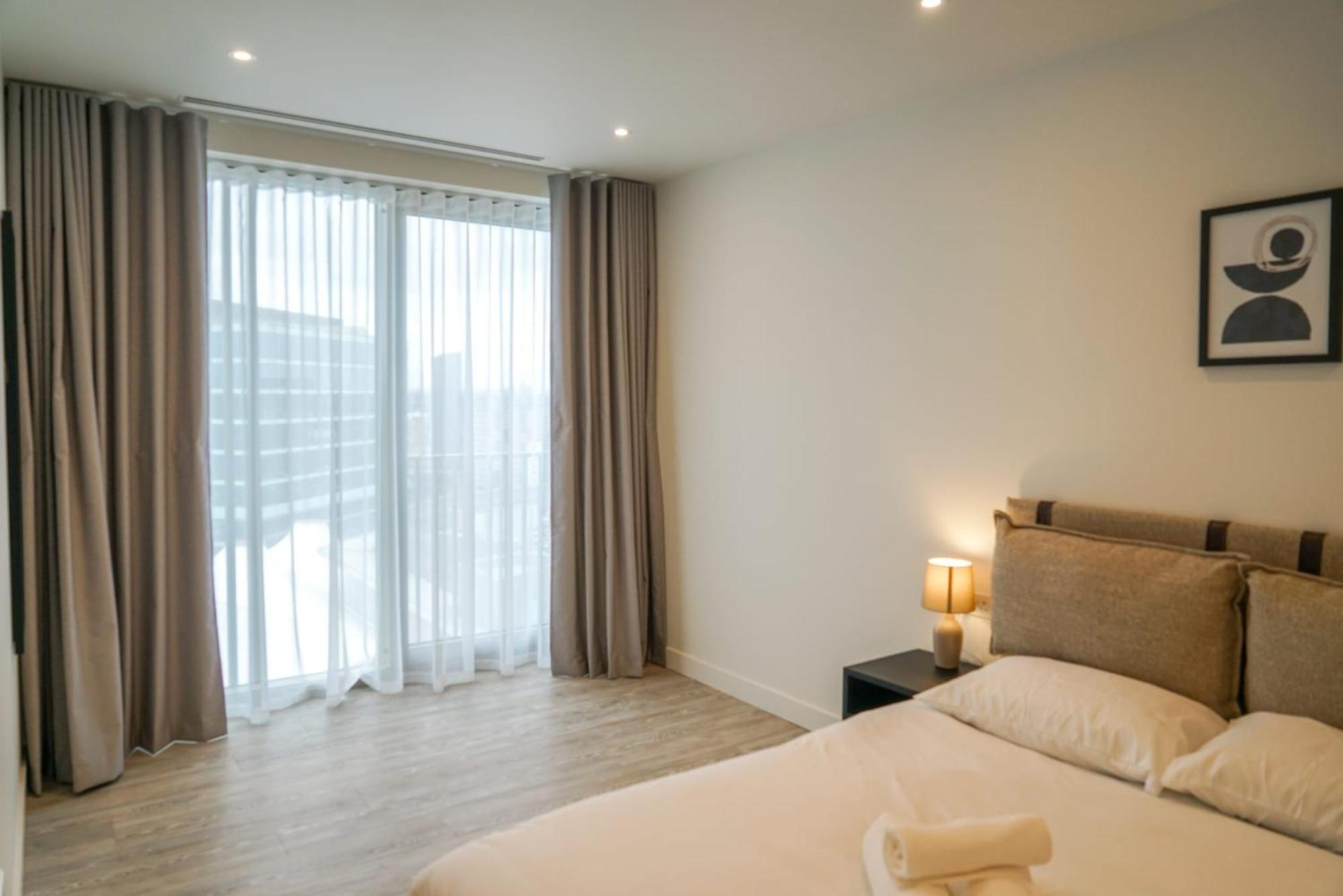 Aparthotel Coppermaker Square In Stratford London Exterior foto